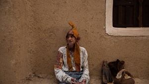 مستوران مخاطب را به گذشته متصل میکند/ تجربه متفاوت با دوال پا