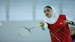 بازی‌های آسیایی ناشنوایان؛ دختر بدمینتون باز ایران با شکست قهرمان جهان شگفتی‌ساز شد