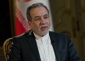 وزیر امور خارجه در گفت‌وگو با شبکه راشا تودی بیان کرد: اعلام آمادگی ایران برای توسعه نشست‌های سه‌جانبه با چین و روسیه