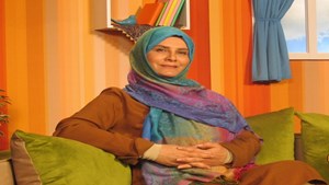گیتی خامنه: شصت سال است که از مردم مهر هدیه میگیرم